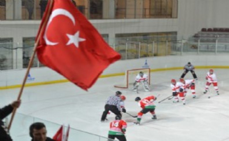 Buz hokeyinde dünya şampiyonası heyecanı İzmir'de yaşanacak